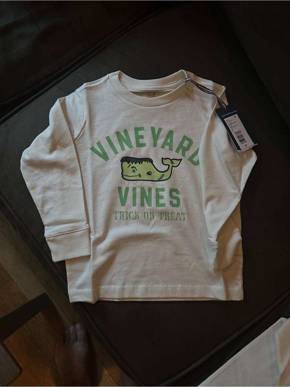 Vineyard Vines Kids' Cream Long-Sleeve 'Trick or Treat' glow in the dark tee
